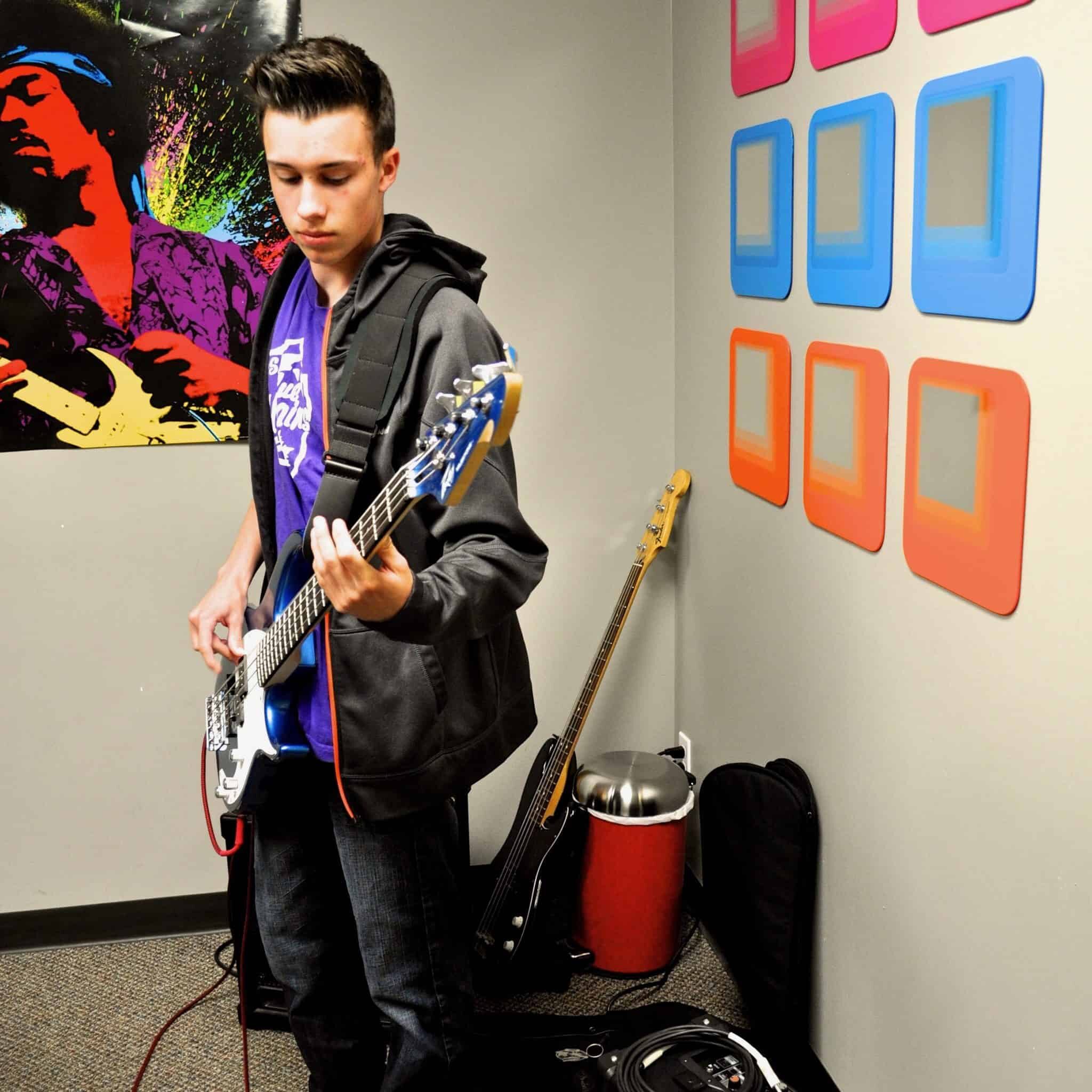 Learn to play bass and rock out Learn to play bass and rock out