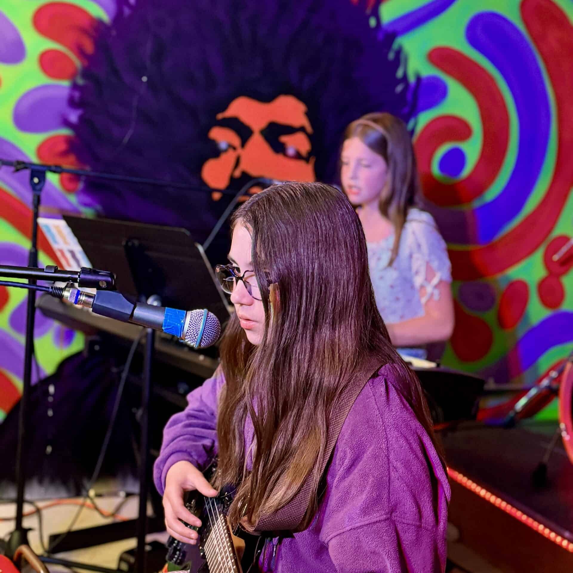 Violet Lapointe and Neva Camponi collaborating at Rock Show Violet Lapointe and Neva Camponi collaborating at Rock Show